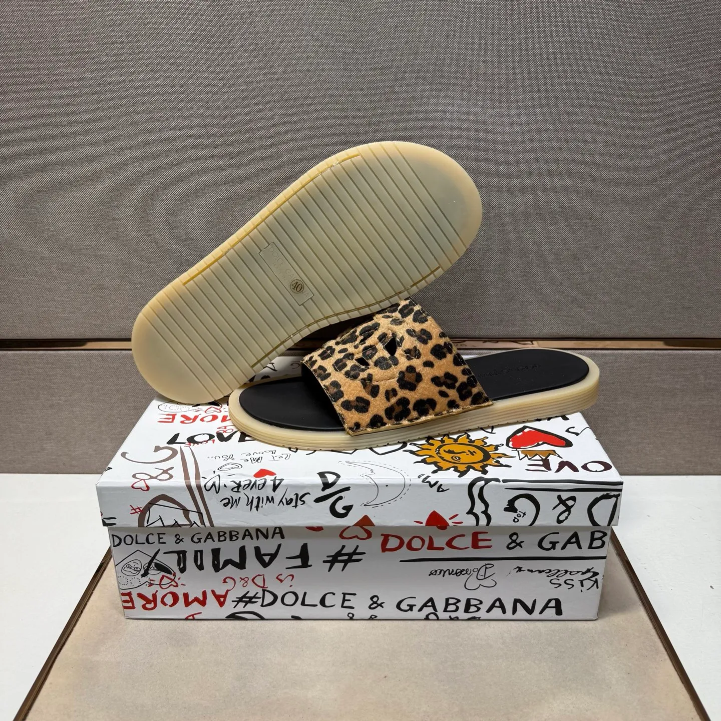 Men's men's shoes 💰pp280【DG～】Men's casual slippers 2025z cabinet sales simultaneously 🔶Size: 38-44 #️⃣ 🔷1 color🔜The upper is made of multi-material splicing ➕Genuine leather lining, comfortable and breathable, sole: original comfortable and wear-resistant outsole, ⚠️real thing📱photographed🎬real thing is better📢📢📢